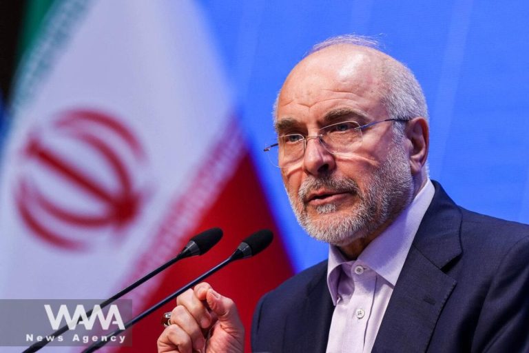 Iranian-Speaker-1200x800
