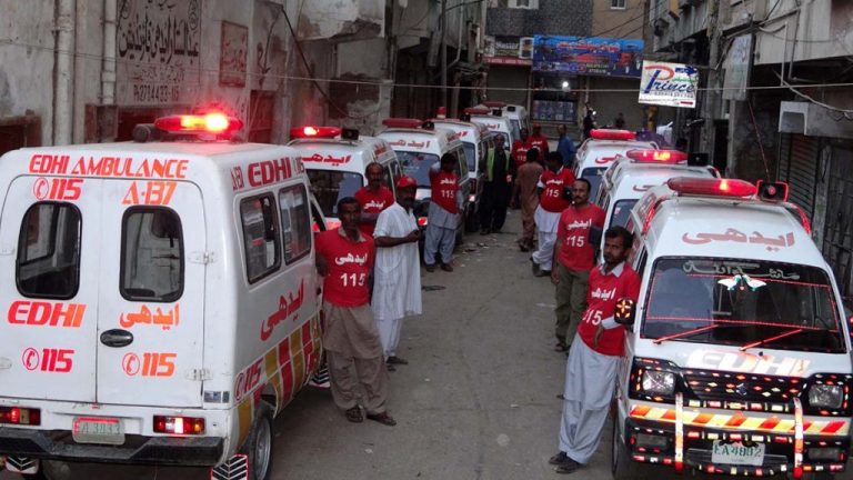 Karachi-Oil-Tanker-Crash-13-Dead-After-Tanker-Overturns-on-Passenger-Van-1024x576